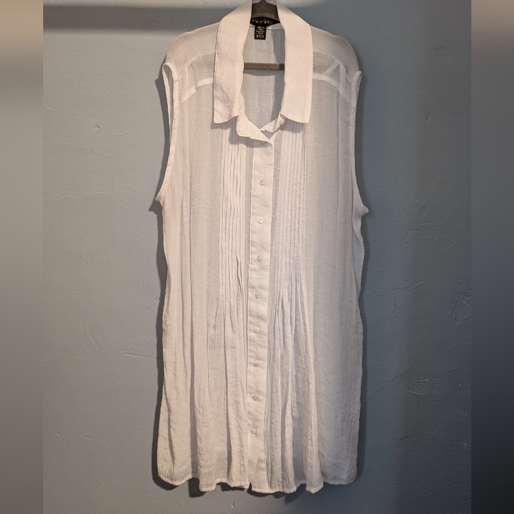 🧶 Fever White Sleeveless Button-Down Tunic